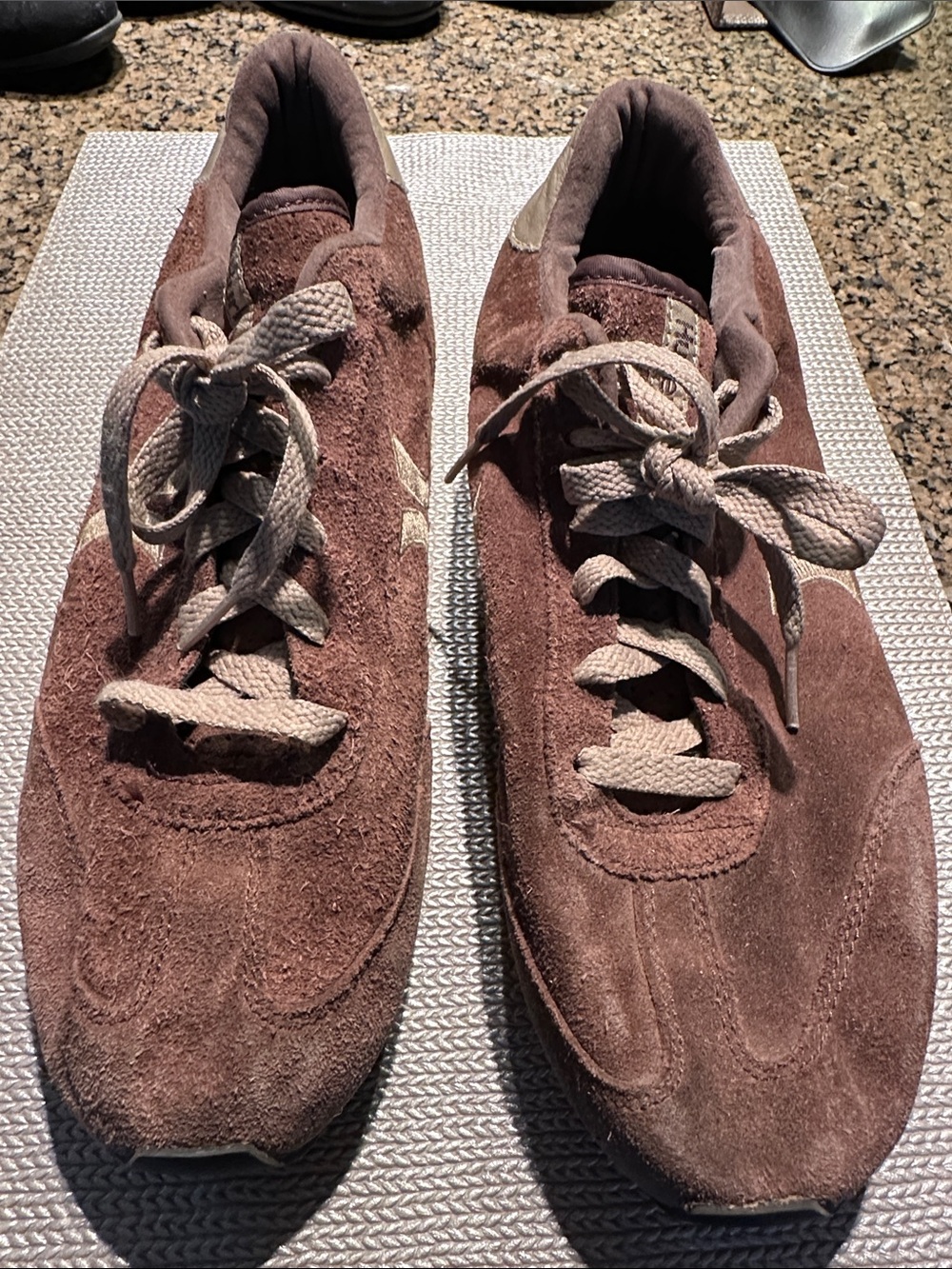 Vintage Hurley Men's Brown Suede Sneakers